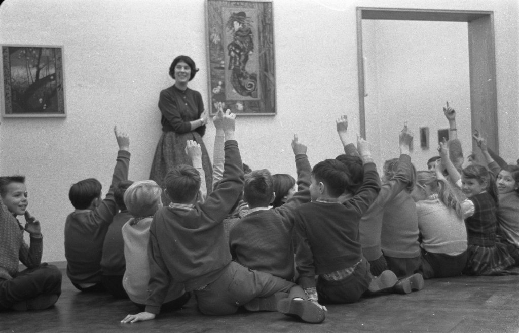 Example of museum learning for children. Figure 1 Children during a museum lesson at the Stedelijk Museum Amsterdam in 1960. Note. (Nationaal Archief's Anefo Photo Collection, 1690).